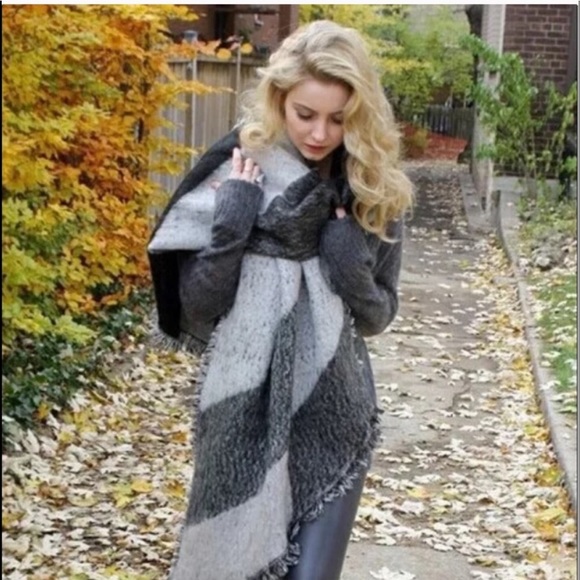 Accessories - Beautiful Shawl! Accessories - Beautiful Shawl!